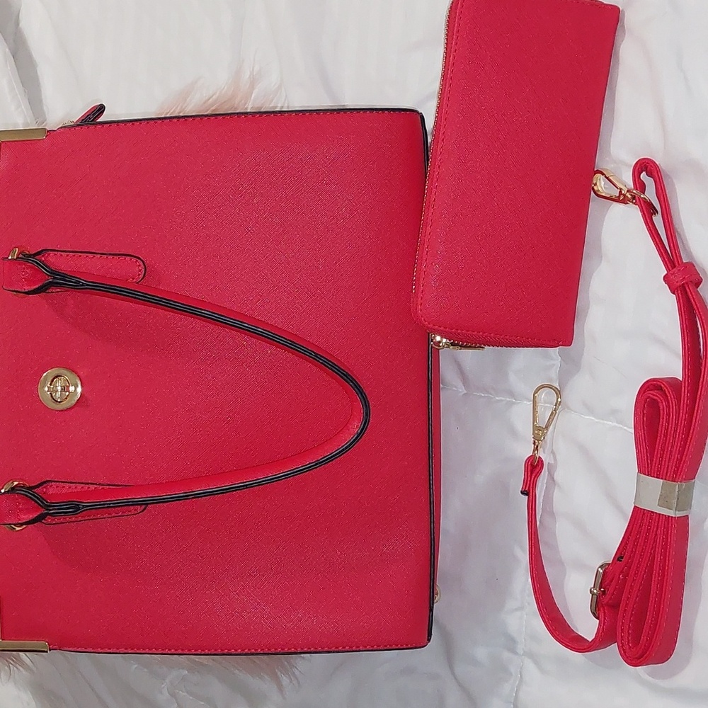 ISABELLE CROSSBODY HANDBAG